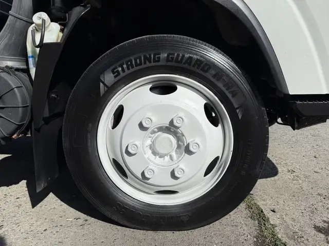 2019 Isuzu NRR 20 Foot Cube Van in Heavy Trucks in Delta/Surrey/Langley - Image 45