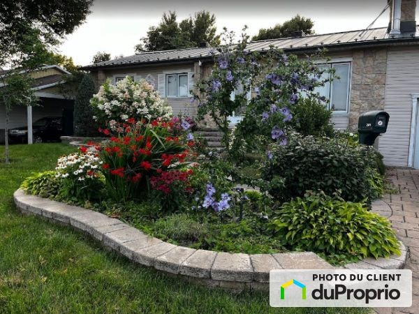 $674,900 - Bungalow for sale in McMasterville — photo 2