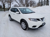 Looking for a reliable SUV? This low mileage 2014 Nissan Rogue S has just 127,000 kilometres! It com... (image 2)