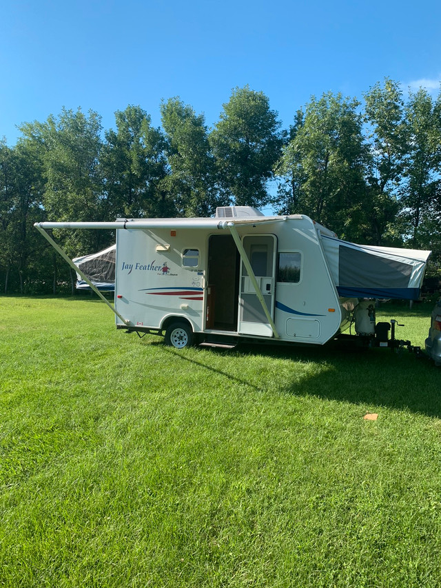 2007 / 18' 25' Jay Feather Camper Trailer, Hybrid, Ultralight