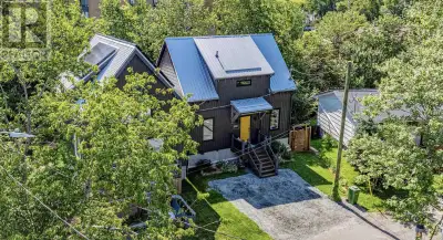 12 Knob Hill Crescent is a totally unique offering. Built in 2021 with attention to detail, design e...