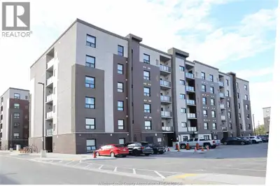 Welcome to Beachside-Lakeshore, This condo is located on the sixth floor overlooking the east side....