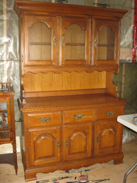 Kroehler Hutch and Buffet  Solid Maple