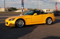 ACCIDENT FREE DEALER MAINTAINED CANADIAN CAR LOVE FROM THE FIRST SIGHT. TRULY, TRULY, A Timeless Mas... (image 2)