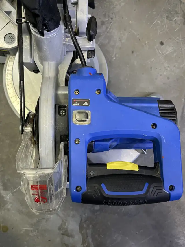 Kobalt Compact Sliding Single-Bevel Corded Mitre Saw - 7 1/4-in in Power Tools in Mississauga / Peel Region - Image 7