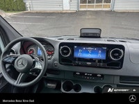 Mercedes-Benz Rive-Sud, la destination Mercedes-Benz par excellence. Bienvenue en première classe. D... (image 9)