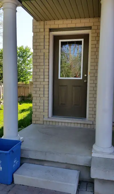 2 Bdrm Townhouse Available August 1st - Has A/C - Adelaide St N
