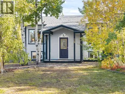 Talk about upgrades! This move-in ready Copper Ridge home is ready for its new owners. The bi-level...