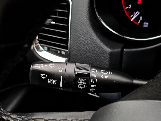 2018 Dodge Durango SXT AWD5610976337474560027