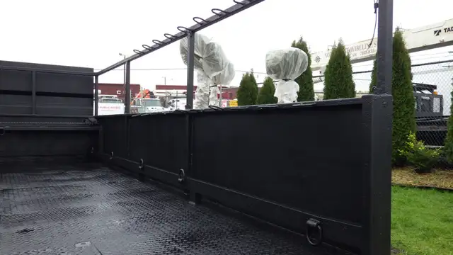2009 International CityStar Side Dump Flatdeck in Heavy Trucks in City of Toronto - Image 24