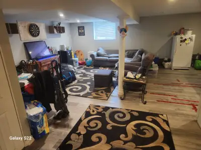 I am looking to split an apartment to a CLEAN, respectful individual. UNFURNISHED large room for you...