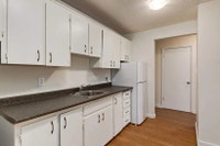 Amenities: Renovated Common Areas • Affordable Parking • Heat & Water Included Suite & Building: Bac... (image 4)