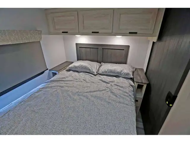 2024 Forest River Sunseeker 3250 2 extension 2024 + lit superpos in RVs & Motorhomes in Laval / North Shore - Image 27