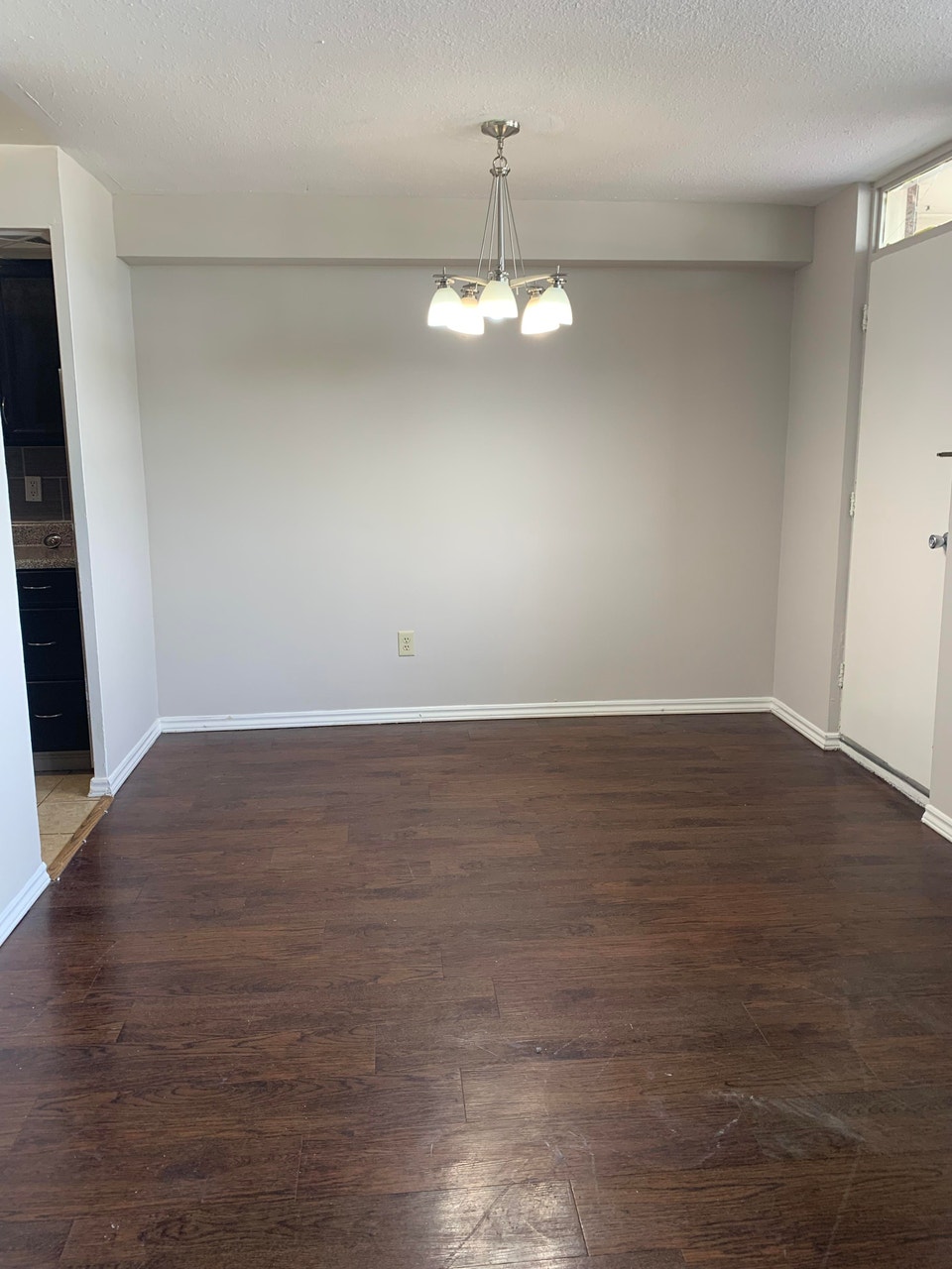 Spacious 3 bedroom unit for rent- 1 MONTH FREE* 3