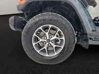 This 2026 JEEP GLADIATOR SPORT 4X4 has the following options Cloth Low-Back Bucket Seats, Remote Sta... (image 8)