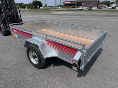 00794 COTÉ FERMÉ - -RAMPE - JACK. Informations du véhicule fournies par AutoHebdo.net .