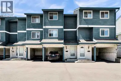 Attention investors and first-time home buyers! Welcome to 919 38 Street NE, a well-maintained 4-lev...
