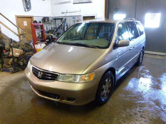 2003 Honda Odyssey for Parts in Other Parts & Accessories in Swift Current - Image 2