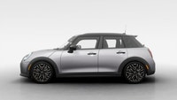 *English below* *Français:* Découvrez cette nouvelle MINI Cooper S 5 Portes, resplendissante dans sa... (image 3)