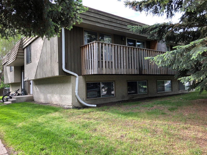 2 Bedroom & 1.5 Baths! Fourplex in Oriole Park!! Long Term Rentals