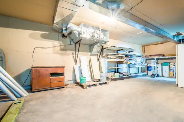 STATION-SERVICE/DÉPANNEUR * 2 900 PI² * BEAULAC-GARTHBY in Commercial & Office Space for Sale in Thetford Mines - Image 10