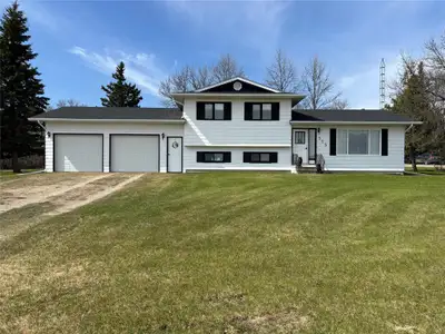 R34//Belmont/This one owner home has been meticulously maintained & in pristine condition. Situated...