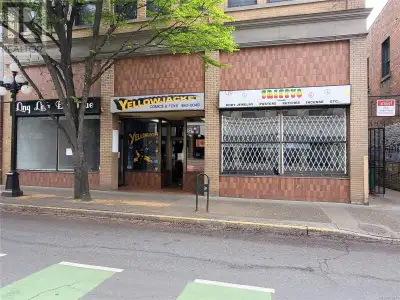 Gross rent increasing $1.00 psf/a. High Traffic, High Exposure, Johnson and Douglas St Retail Locati...