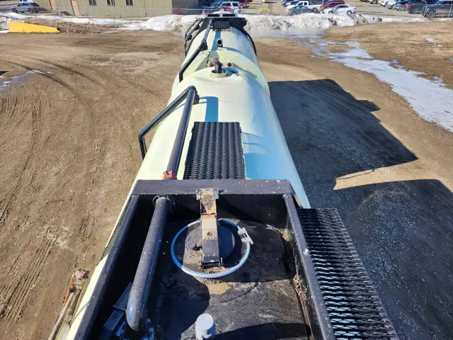 2004 Advance 51,400 L Super B-Train Insulated 406 Tank Trailer in Heavy Equipment in Delta/Surrey/Langley - Image 52