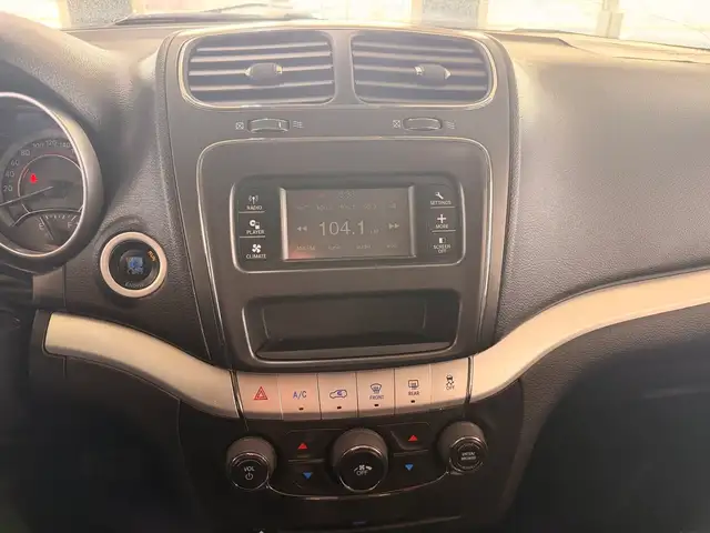 2012 Dodge Journey FWD 4dr SXT in Cars & Trucks in Longueuil / South Shore - Image 16