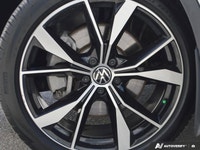 * 4MOTION All-Wheel Drive (AWD) * Driving Profile Selection (Eco, Normal, Sport modes) * R-Line spec... (image 8)