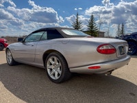 --DRIVE THE DREAM THIS SUMMER AT ADRENALIN MOTORS! NOW LOCATED IN GASOLINE ALLEY, RED DEER!-- 4.0L V... (image 6)
