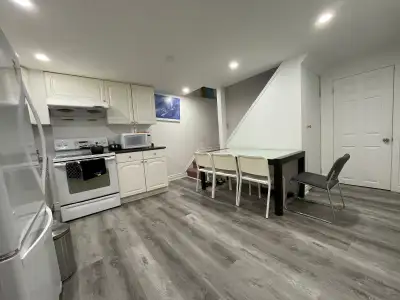 Attn: If ad is up the room is available! Female/Students only, spacious room can accommodate 2 peopl...