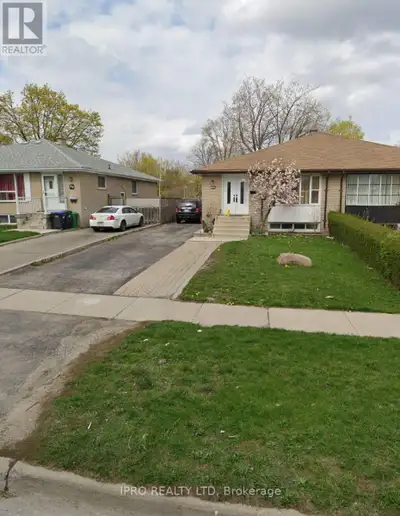 UPSTAIRS ONLY - 31 ALOMA CRESCENT Brampton (Avondale), Ontario