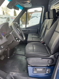 Blue exterior with a sleek black interior. This vehicle has 120,218 km and comes with a 6-month bump... (image 7)