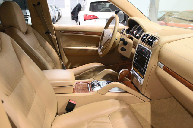 2010 PORSCHE CAYENNE TURBO! RARE! 500HP! ONLY $14,900! in Cars & Trucks in Edmonton - Image 4
