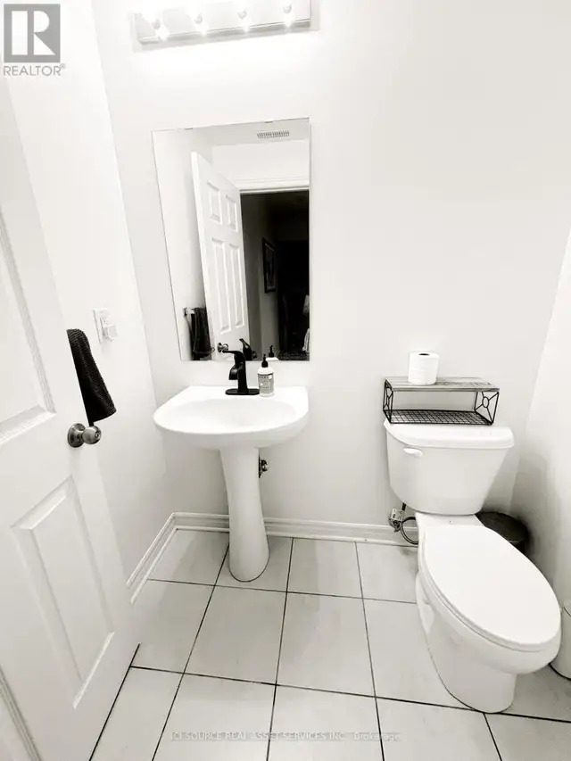 298C EVEREST PRIVATE Ottawa, Ontario in Long Term Rentals in Ottawa - Image 12