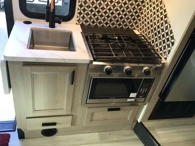 2025 Sunseeker 2150 in RVs & Motorhomes in Delta/Surrey/Langley - Image 8