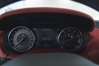 Maserati Ghibli Modena Q4 2022: - Extérieur bleu BLU NOBILE avec intérieur en cuir rouge ROSSO avec... (image 4)