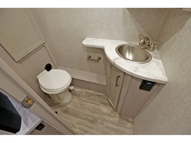 2022 Thor Motor Coach Hurricane 35M Classe A VR / RV 1.5 SDB + F in RVs & Motorhomes in Laval / North Shore - Image 16