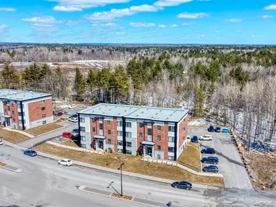 Condo de luxe 4 1/2