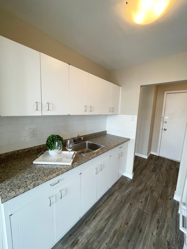 1 Bedroom Apartment in Kitchener Franklin Manor Long Term Rentals Kitchener / Waterloo