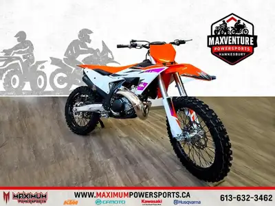 2024 KTM 300 SX La KTM 300 SX 2024 est une moto de motocross 2 temps puissante, conçue pour offrir u...