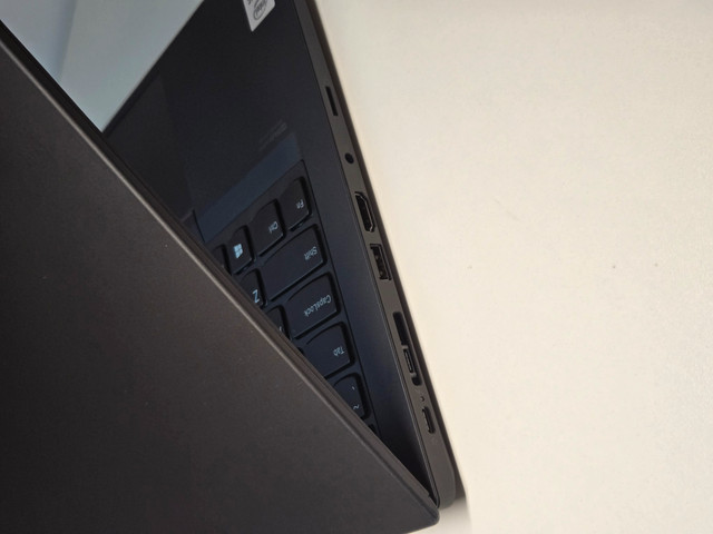 ThinkPad T14/10th Gen/16GB DDR4/256GB SSD/i5 / UHD Graphics in Laptops in City of Toronto - Image 4