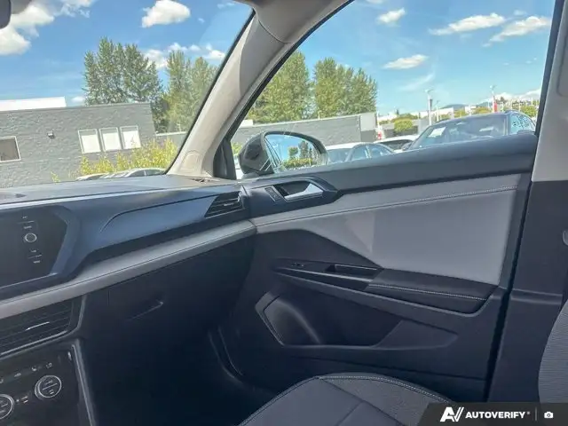2024 Volkswagen Taos Comfortline | Digital Cockpit in Cars & Trucks in Abbotsford - Image 12