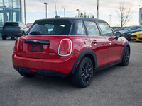 Come see this capable 2019 MINI 5 Door Cooper | Sunroof | Backup Cam | Adaptive Cruise | Heated Seat... (image 4)