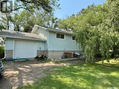 NEW LOW PRICE!! Affordable Acreage living calls! Great opportunity in a prime location. Nice 3+1 Bed...