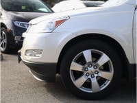 2012 CHEVROLET TRAVERSE LTZ - DUAL-CLIMATE CONTROL - HEATED AND VENTILATED FRONT SEATS - POWER WINDO... (image 5)