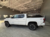 Turbocharged,Keyless Entry,Traction Control,Lane Departure Warning,Power Door Locks,Requires Subscri... (image 6)