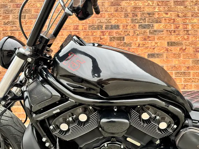 2011 Harley-Davidson V-Rod **CUSTOM BODY KIT** **VANCE & HINES P in Street, Cruisers & Choppers in Markham / York Region - Image 24