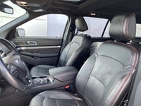 CLEAN CARFAX, Heated and Cooled Front Seats, PANORAMIC SUNROOF, Ambient Lighting, Front and Rear Par... (image 7)